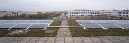 Solaranlage der Berliner Stadtwerke auf der Alice Salomon Hochschule
