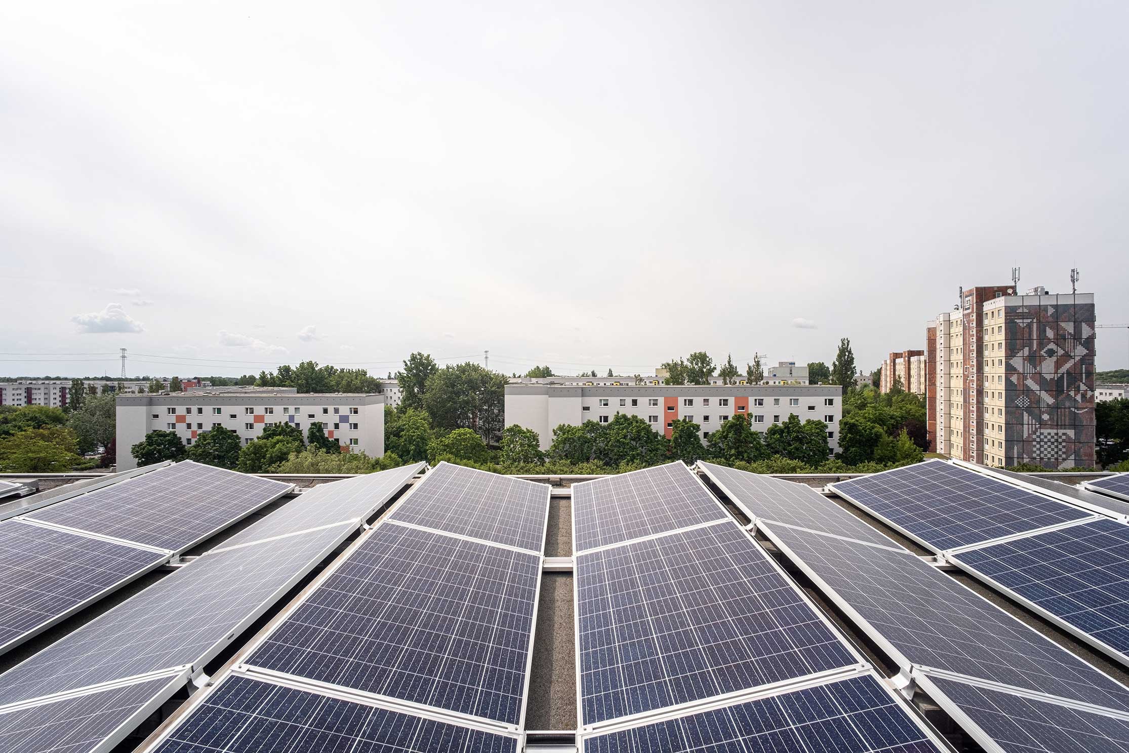 Solarpanele der Berliner Stadtwerke in Berlin-Kaulsdorf