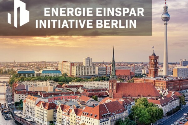Berliner Skyline mit Logo der EnergieEinsparInitiative Berlin