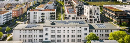 Solaranlage der Berliner Stadtwerke auf dem Jugendamt Treptow-Köpenick
