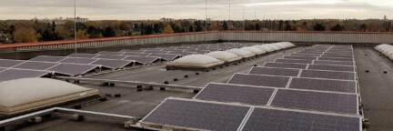 Photovoltaikanlage auf dem Dach der Berliner Stadtreinigungsbetriebe