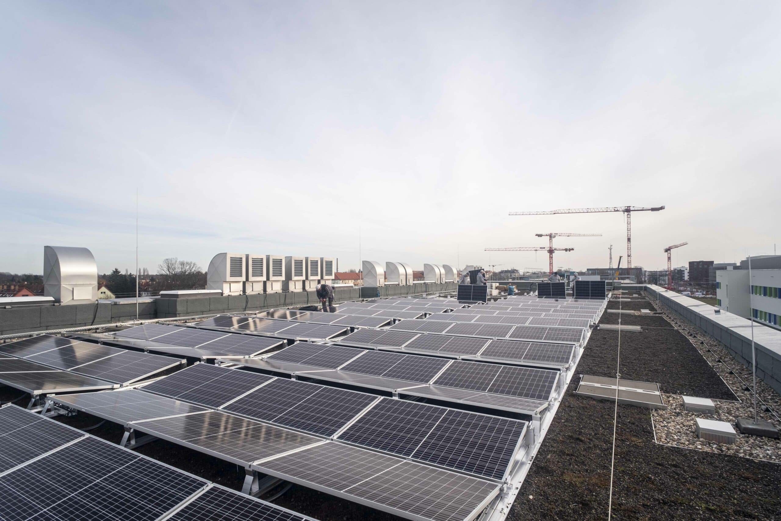 Solaranlage auf dem Dach der HU-Speicherbibliothek