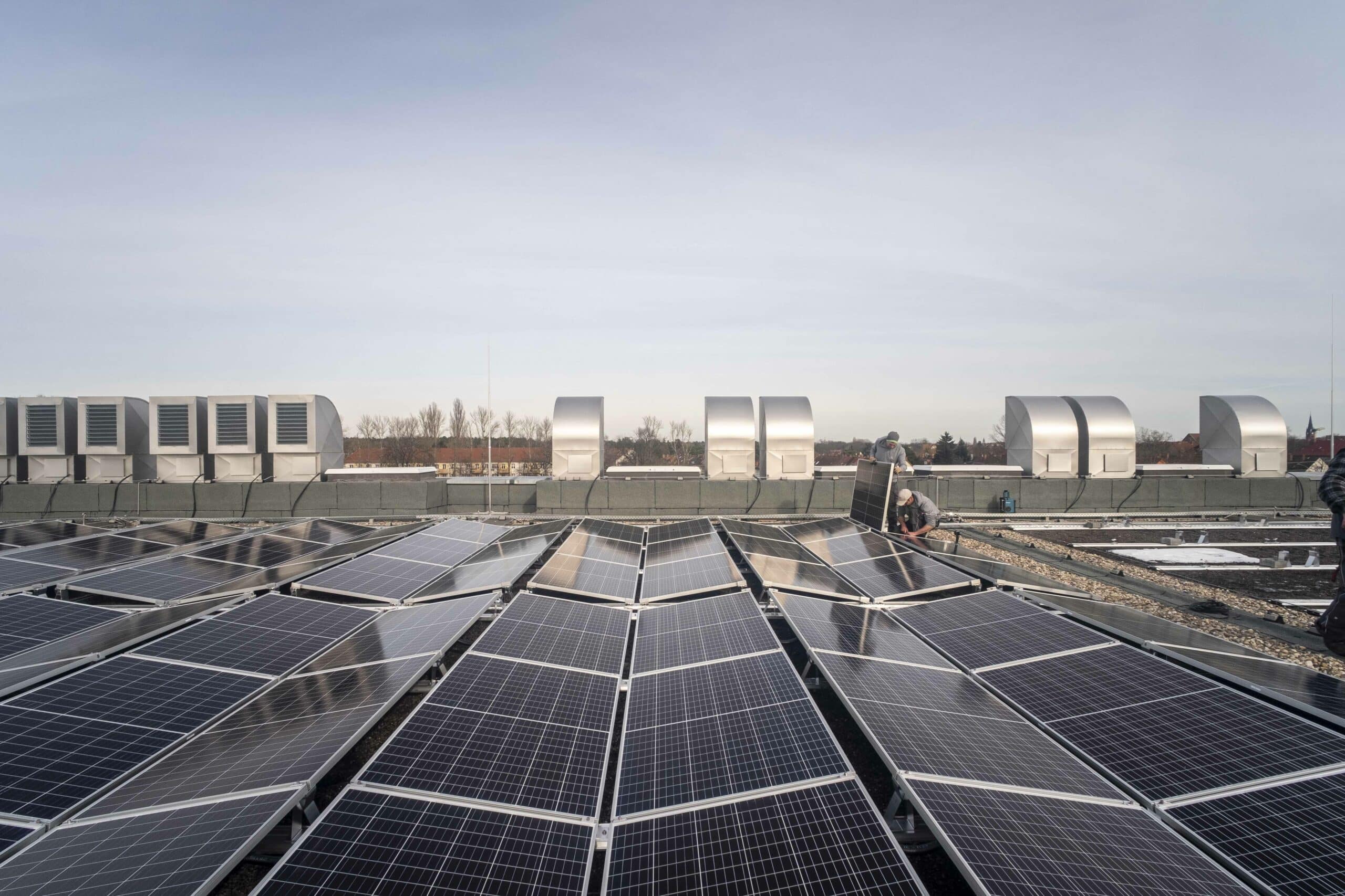 Solarmodule auf dem Dach der HU-Speicherbibliothek