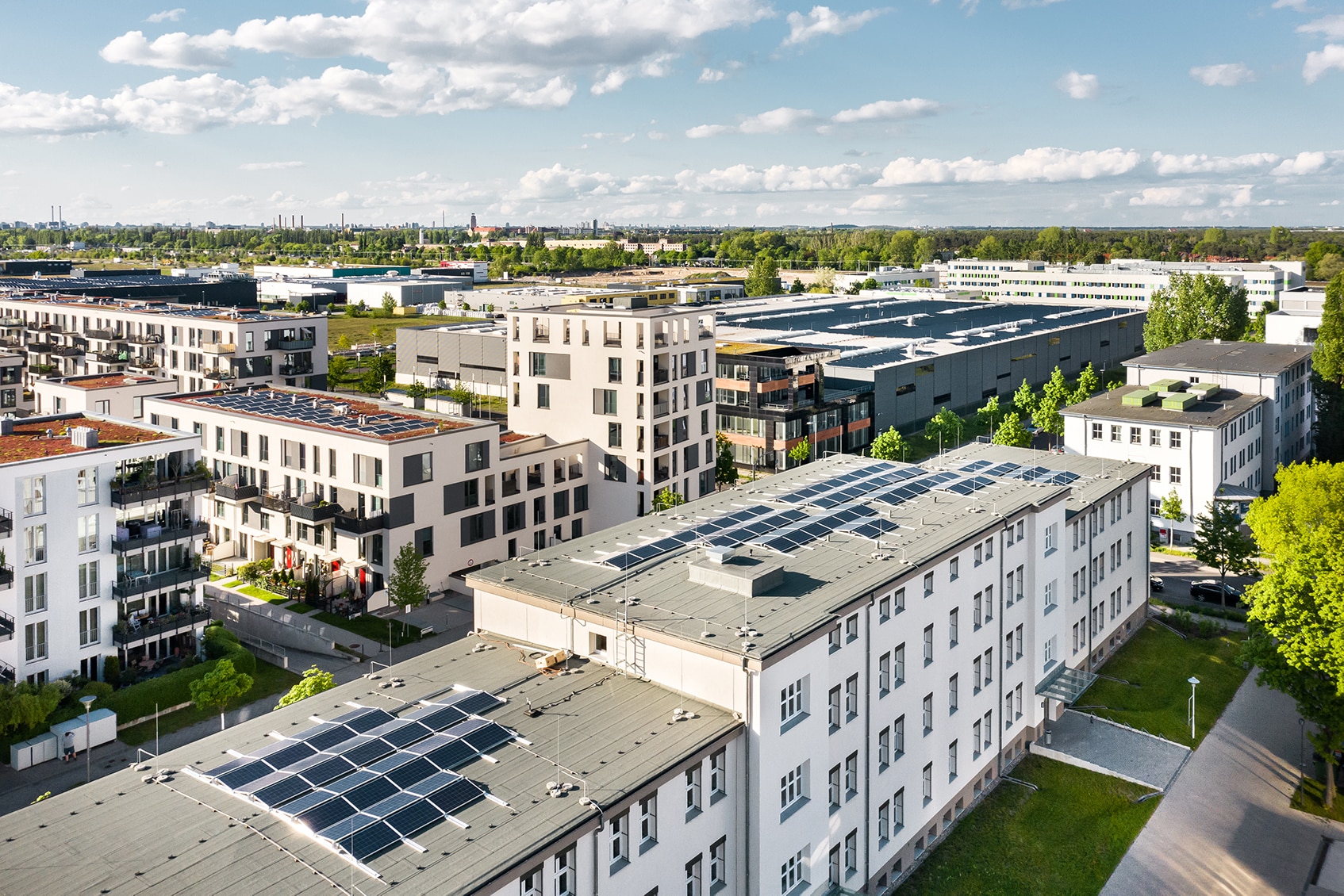 Solaranlage auf dem Bürogebäude Groß-Berliner Damm