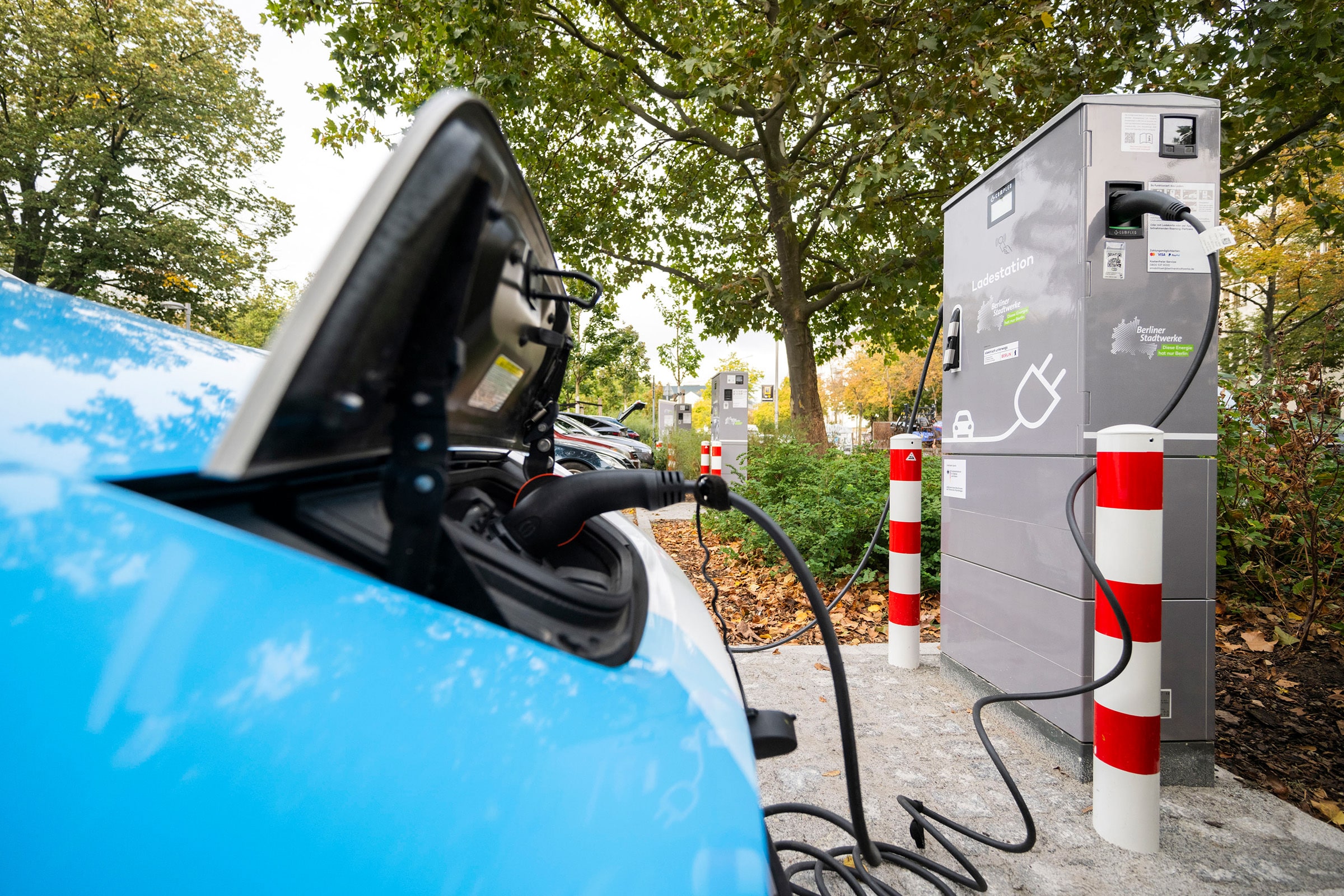 Ladestation der Berliner Stadtwerke am Olivaer Platz; © René Zieger/Berliner Stadtwerke